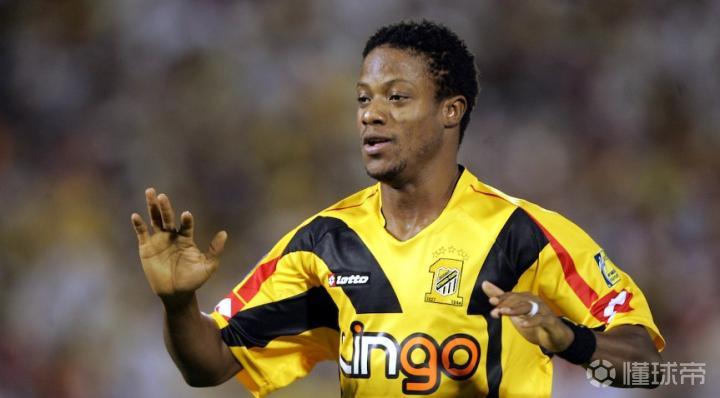 关于从转会期上海海港调整名单以备法甲到赛后阿贾克斯调整名单以备亚冠，赛地聚焦——法国杯转会期热度飙升的信息